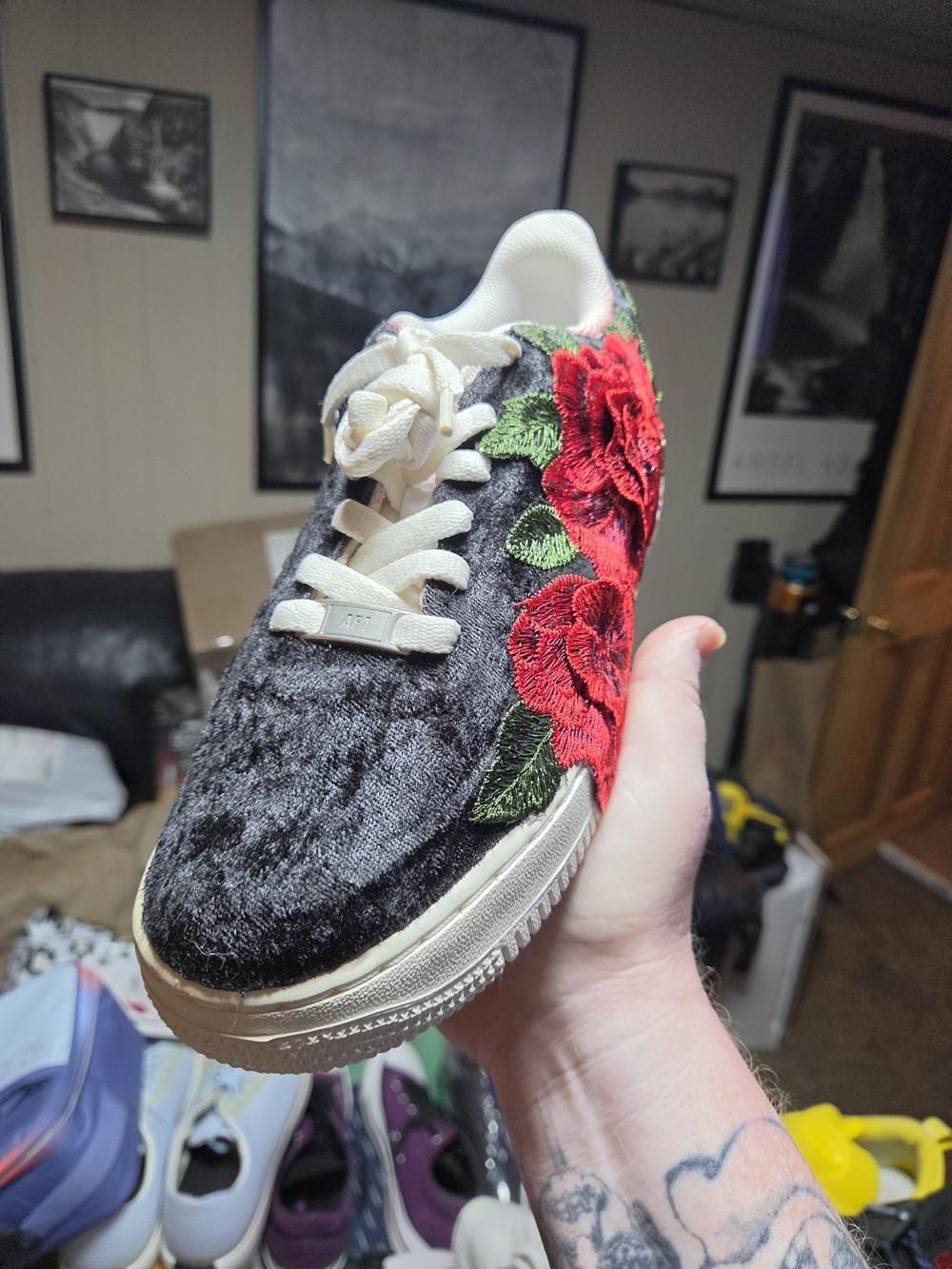 🔥🔥Custom Air Force Ones- Black with Red & Pink Roses - Picture 5 of 11